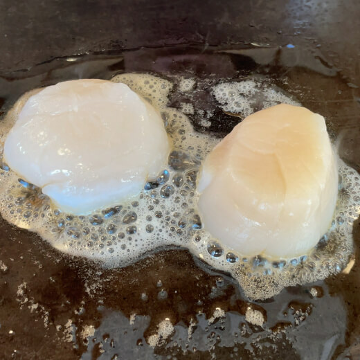 えびせん　ほたてバター焼いてるところ